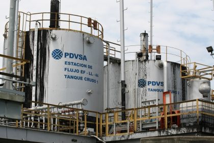 sinkende-ölpreise,-feste-aktien:-venezuela-rückt-ins-zentrum