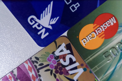 trump-plant-zinsdeckel-–-kreditkartenbranche-unter-schock